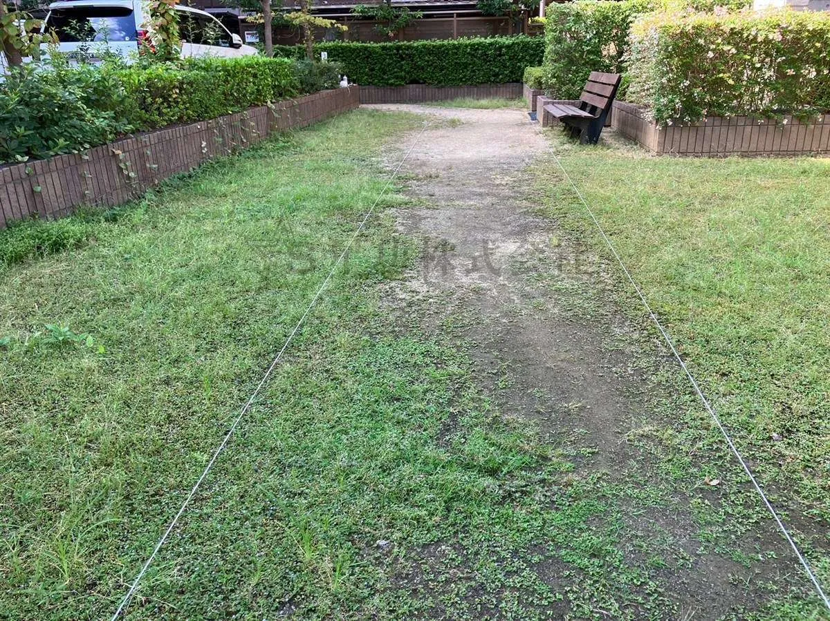 緑地帯の土間コンクリート打設工事①（住吉区・Aマンション）