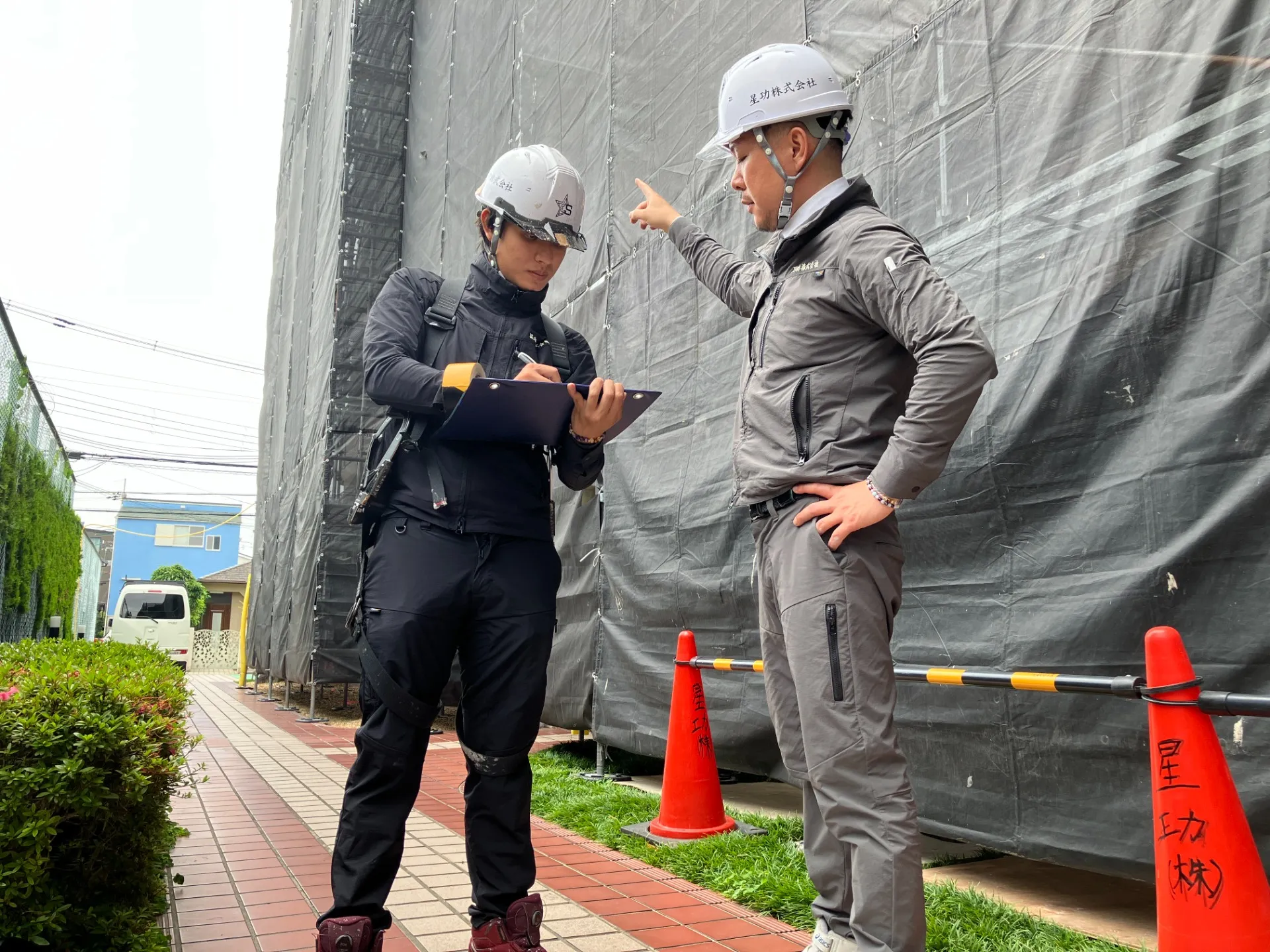 大阪で外壁の防水や漏水にお困りの方、大規模修繕工事なら星功株式会社へお任せください！