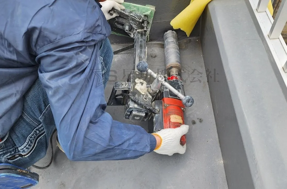 排水コア抜き・改修用ドレン入れ替え工事