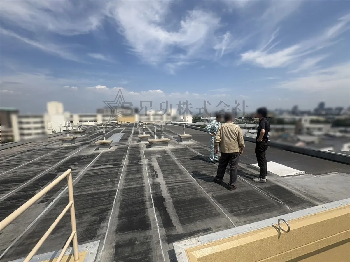 大阪市営住宅の屋上防水工事が決定！工事前の現場調査を行いました