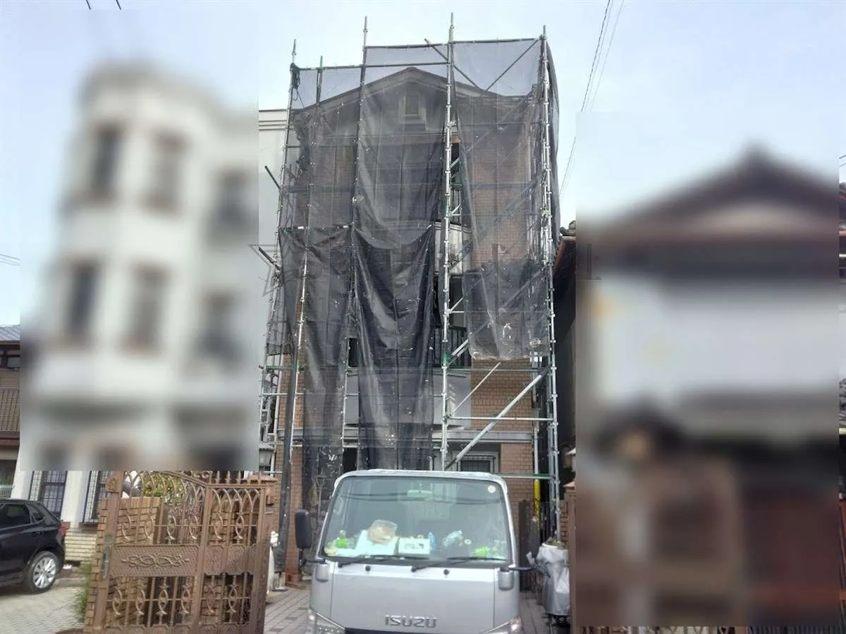 狭い場所に足場を組むには・・・【大阪市阿倍野区】