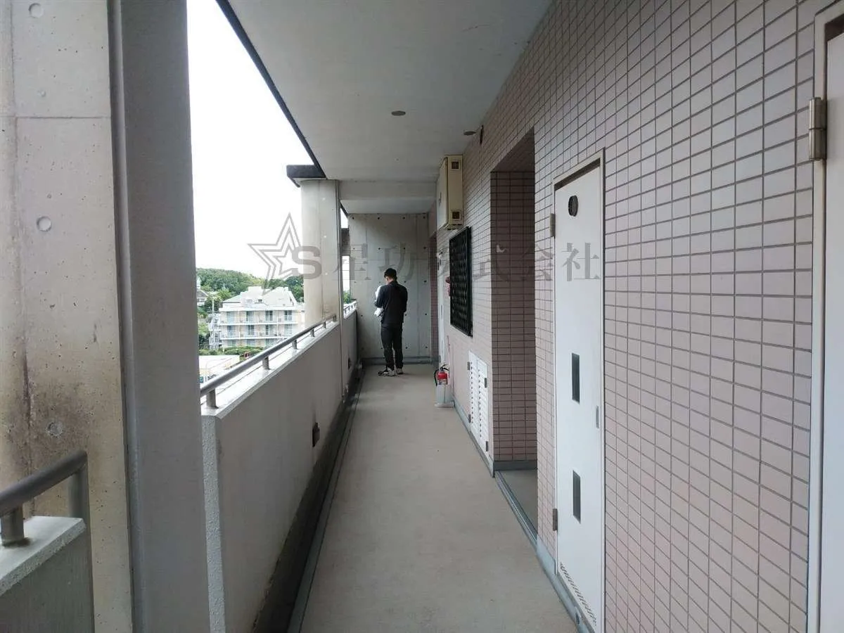 共用廊下・長尺シート貼替工事【大規模修繕工事】