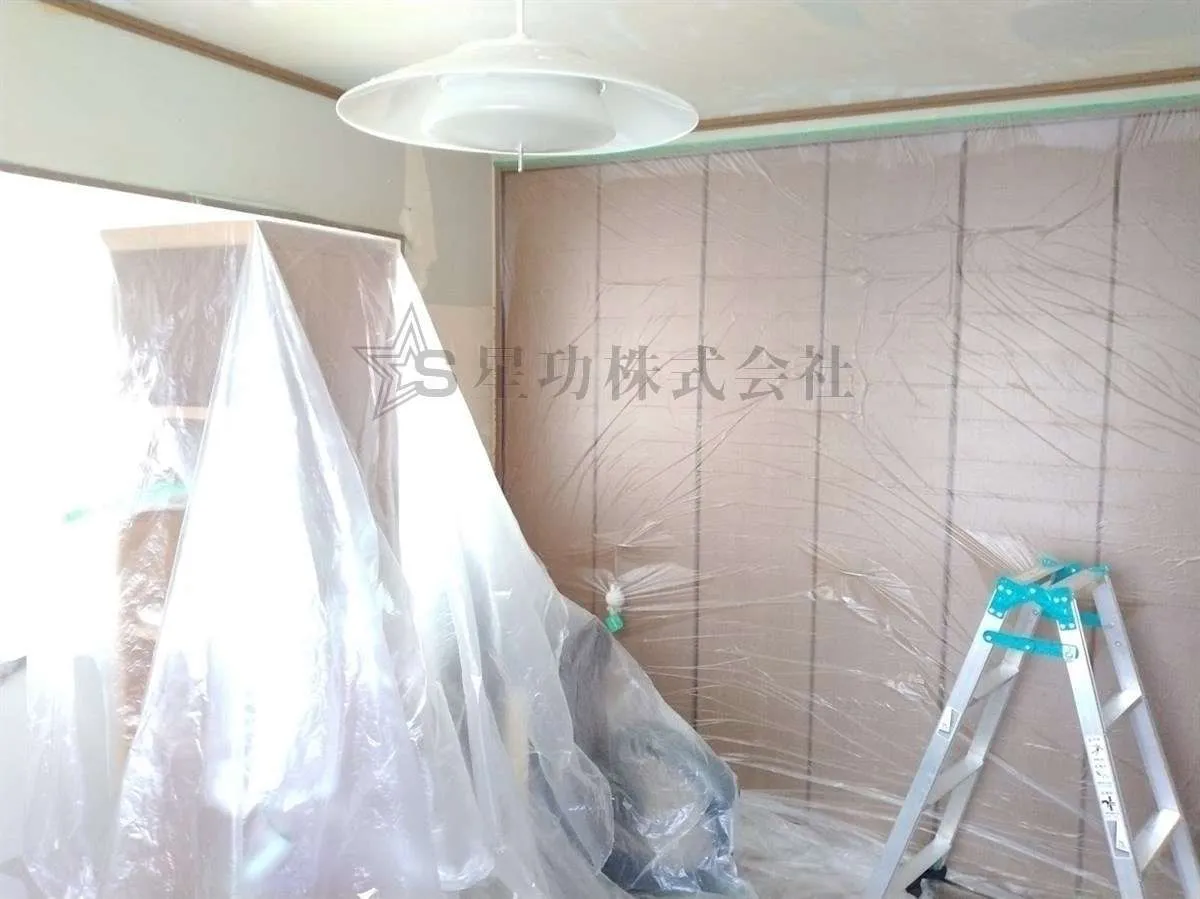 気になる害虫対策・内装工事（クロス貼替え）