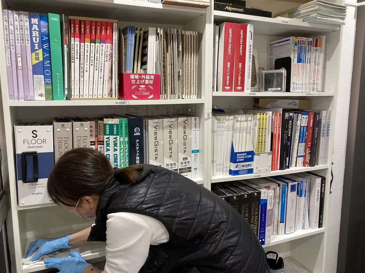 年末の大掃除に向けて、少しずつ事務所の掃除が始まりました！