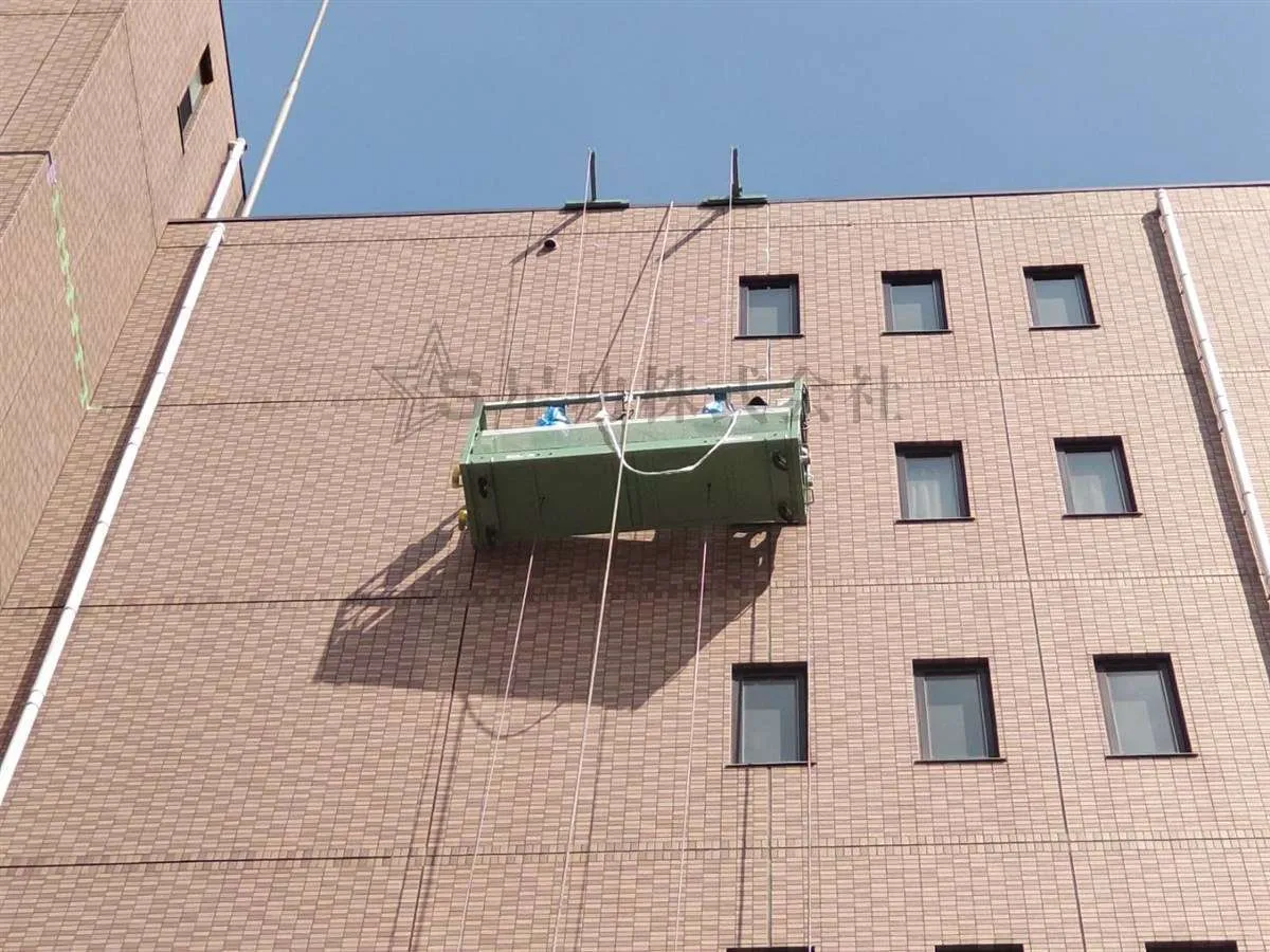 【漏水シーリング工事】をゴンドラ・ブランコ作業で行っております！