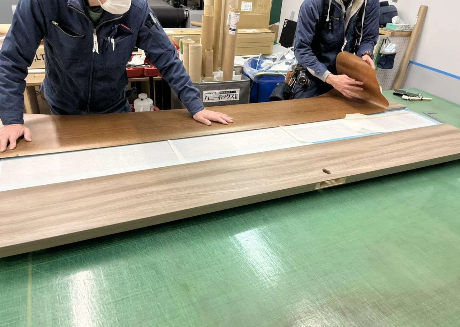 室内扉にダイノックシートを貼りました　(内装・リフォーム工事)