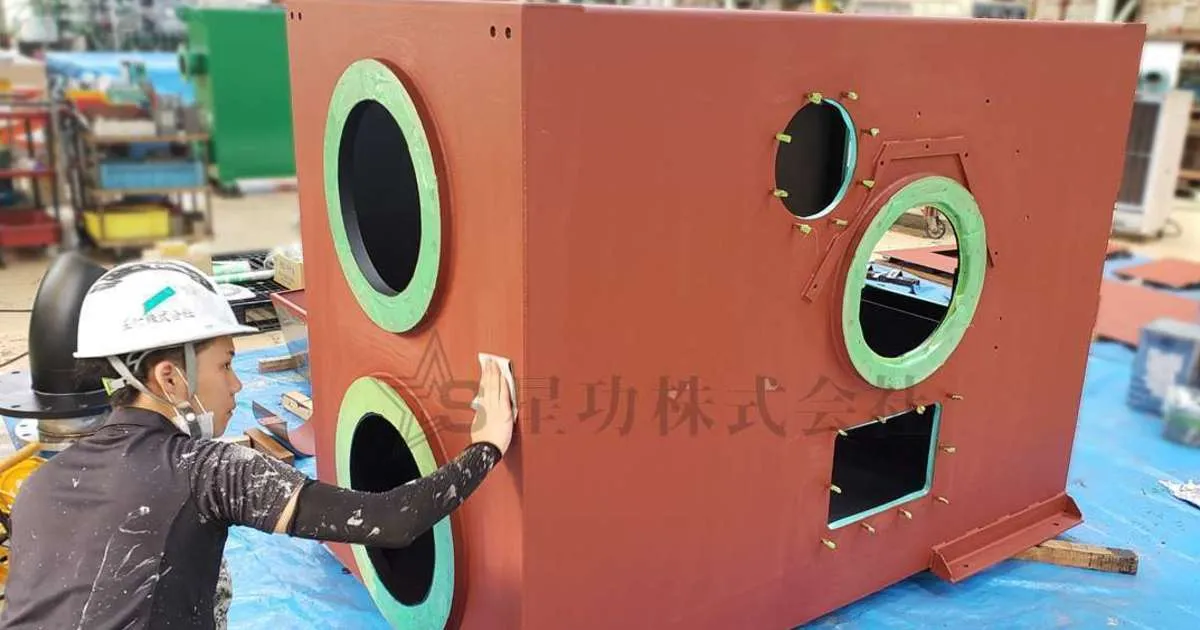 【工場での製作・製品塗装】