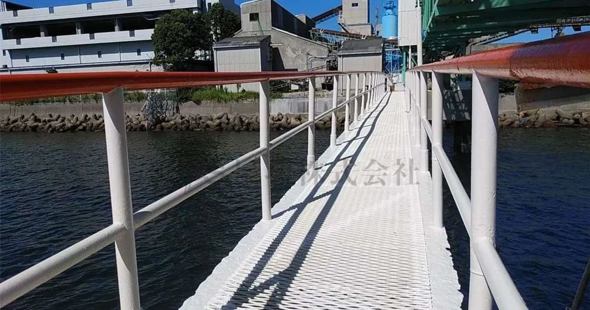 桟橋の一部塗装をしました！（大阪市・T工場）