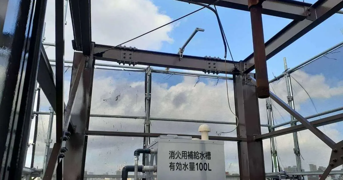 Bビル　看板ケレン作業、サビ止め、塗装