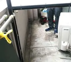隔て板補修作業